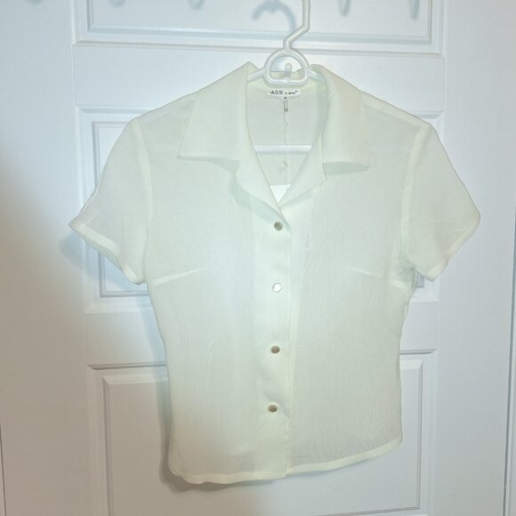 Cream colour short sleeve sheer blouse size small - Picture 11 of 12